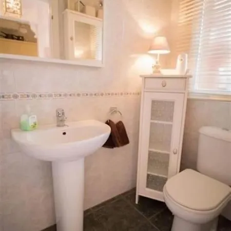 Prázdninový dům 023 Enchanting 4 Bed Traditional Townhouse In Costa