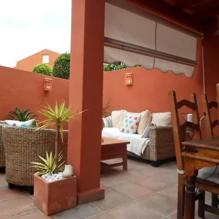 023 Enchanting 4 Bed Traditional Townhouse In Costa Prázdninový dům *
